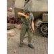 Royal Model German soldier cleaning rifle-WWII – figura makett