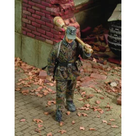   Royal Model SS-Panzergranadier-Rgt (Stumont)WWII – figura makett