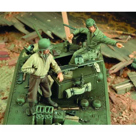 Royal Model M3A3 Stuart Crew-WWII – figura makett