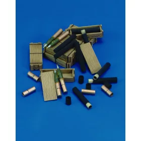 105 mm Ammo with Cases - 105 mm-es lőszer hüvelyekkel