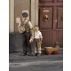 Royal Model Civilian man with children-WWII – figura makett