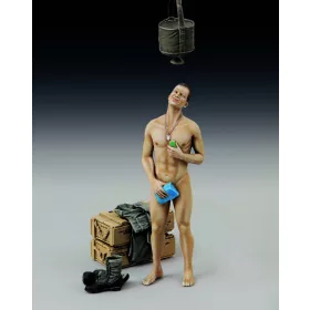 Royal Model Shower time – 1:35 figura makett