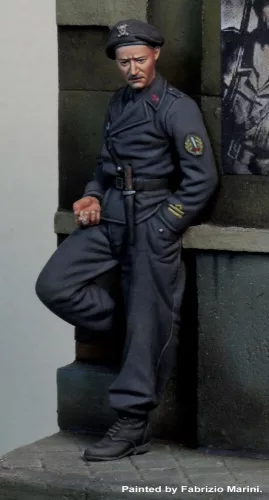 Royal Model Italian tanker 'Gruppo corazzato Leonessa' – figura makett