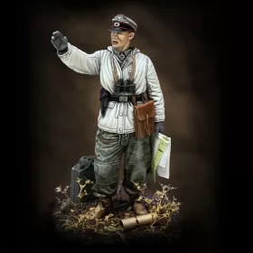   Royal Model German tanker in winter dress - WWII – 1:48 figura makett