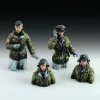 Royal Model German tank crew in winter dress - WWII – 1:35 figura makett