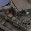 Royal Model German tank crew in winter dress - WWII – 1:35 figura makett