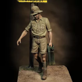 Royal Model Italian soldier with jerry can – figura makett