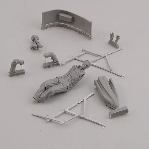 Royal Model German soldier who sleeps-WWII – figura makett