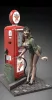 Royal Model Pin-up at the gas pump (75mm) – figura makett
