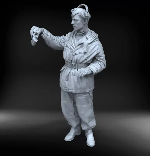 Royal Model German tanker in winter dress with Tiger I Early cupola – 1:35 figura makett