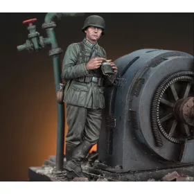   Royal Model German infantry soldier eating - WWII – figura makett