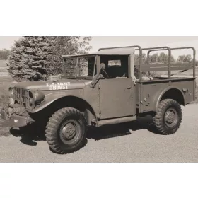   Roden Dodge M-37 3/4 ton 4x4 cargo truck – 1:35 teherautó makett