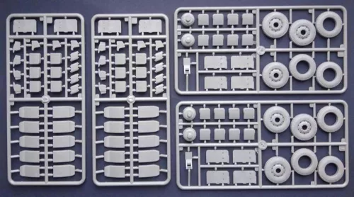 Roden 1947 PD-3701 Silverside Bus – 1:35 autóbusz makett