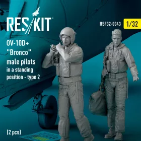   ResKit Models OV-10D+ Bronco male pilots (in a standing position - type 2) (2 pcs) – 1:32 figura makett