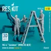 ResKit Models MJ-4 Jammer (MHU-83 B/E) driver & airmen (scene 1) (3 pcs) – 1:32 figura makett