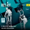 ResKit Models F-105 (F, G) Thunderchief male pilots on access ladder (2 pcs) – 1:32 figura makett