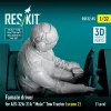 ResKit Models Female driver for A/S-32A-31A Mule Tow Tractor (scene 2) (1 pcs) – 1:32 figura makett