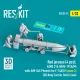 ResKit Models Red jerseys (4 pcs), AERO 21A (MHU-191A/M) with AIM-54C Phoenix for F-14B/D (scene 2) (US Navy Carrier Deck Crew) – 1:32 figura makett