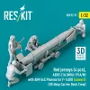 ResKit Models Red jerseys (4 pcs), AERO 21A (MHU-191A/M) with AIM-54C Phoenix for F-14B/D (scene 2) (US Navy Carrier Deck Crew) – 1:32 figura makett