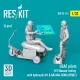 ResKit Models USAF pilots (2 pcs) & M1 Weaver trolley with hydraulic lift & AN-M64 500lb (WW2) – 1:32 figura makett