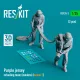 ResKit Models Purple jersey refueling team (modern) (scene 2) (2 pcs) – 1:35 figura makett
