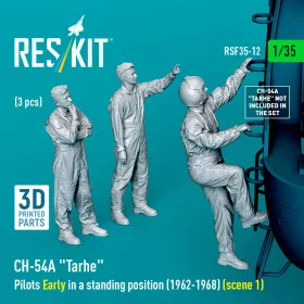  ResKit Models CH-54A Tarhe pilots Early in a standing position (1962-1968) (scene 1) (3 pcs) – figura makett