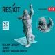 ResKit Models Yellow jersey Santa Aircraft Handling Officer (1 pcs) – 1:48 figura makett