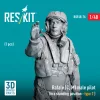 ResKit Models Rafale (C, M) male pilot (in a standing position - type 2) (1 pcs) – 1:48 figura makett