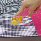 OLFA 45 mm-es körpengével szerelt hobby-textilkés RTY-2C-PINK