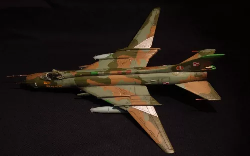 MisterCraft Su-20Rutolsó repülés 1:72 Starter Kit repülőgép makett – MisterCraft SD-13