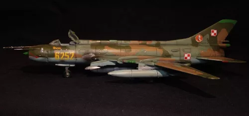 MisterCraft Su-20Rutolsó repülés 1:72 Starter Kit repülőgép makett – MisterCraft SD-13