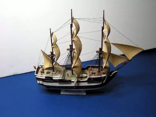 MisterCraft USS Bon Homme Richard 1:500 Starter Kit hajómakett – MisterCraft SD-165