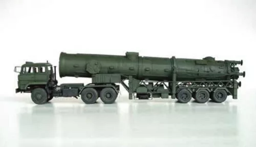 Trumpeter kínai rakéta-sorozatvető DF-21 – 1:35 rakéta-/légvédelmi rendszer makett