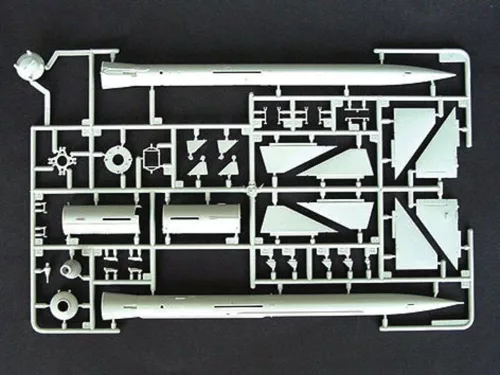 Trumpeter SA-2 Guideline rakéta + indítókabin – 1:35 rakéta-/légvédelmi rendszer makett