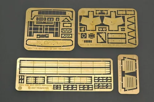 Trumpeter MAZ-537G késői gyártás – 1:35 katonai jármű makett