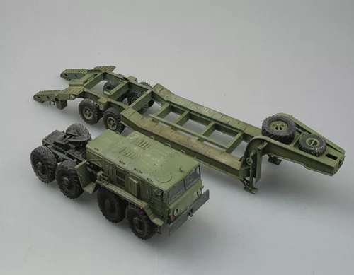 Trumpeter MAZ-537G késői gyártás – 1:35 katonai jármű makett