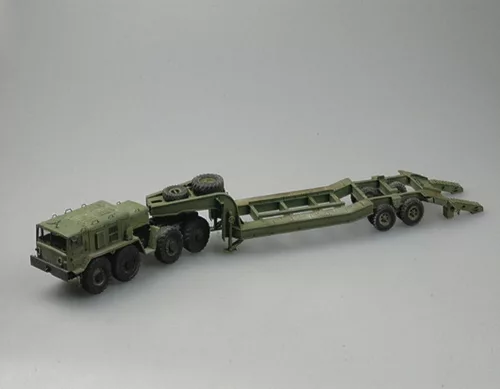 Trumpeter MAZ-537G késői gyártás – 1:35 katonai jármű makett