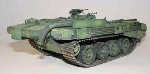 Trumpeter svéd Strv 103B MBT – 1:35 harcjármű makett