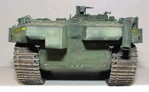 Trumpeter svéd Strv 103B MBT – 1:35 harcjármű makett