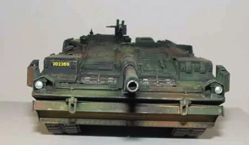 Trumpeter svéd Strv 103C harckocsi – 1:35 harcjármű makett