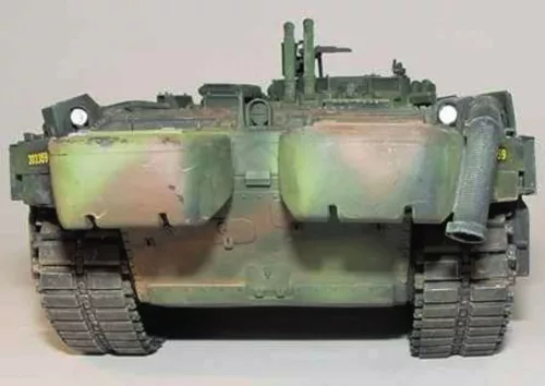 Trumpeter svéd Strv 103C harckocsi – 1:35 harcjármű makett