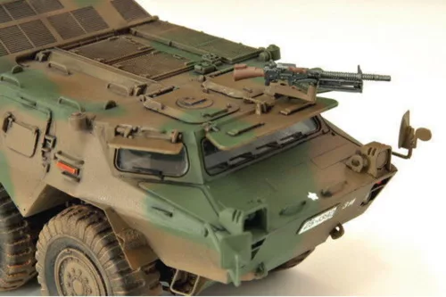 Trumpeter JGSDF Type 82 parancsnoki jármű – 1:35 harcjármű makett