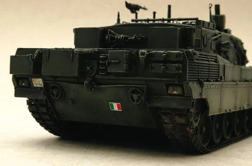 Trumpeter olasz C1 Ariete harckocsi – 1:35 harcjármű makett