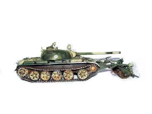 Trumpeter finn T-55 harckocsi aknamentesítővel – 1:35 harcjármű makett