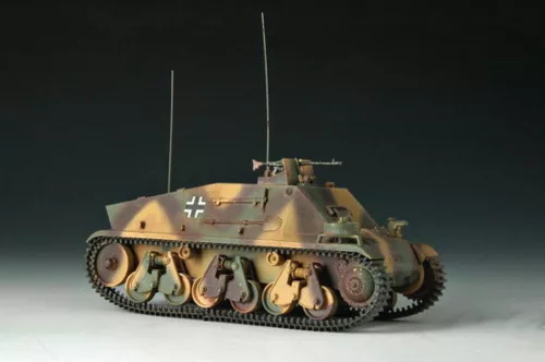 Trumpeter PzKpfw 38(H) rádiós parancsnoki jármű – 1:35 harcjármű makett