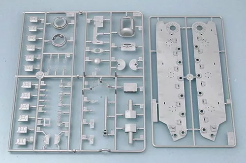 Trumpeter német Pz.Kpfw. KV-1 756(r) harckocsi – 1:35 harcjármű makett