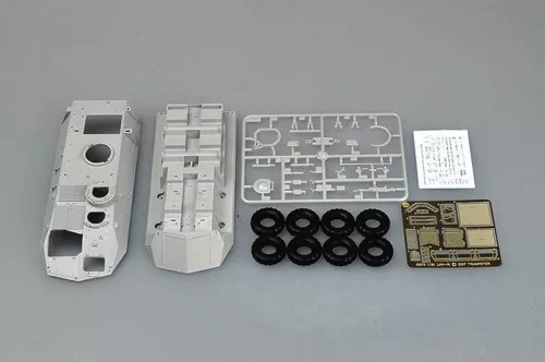 Trumpeter USMC LAV-AT könnyű páncélozott páncéltörő jármű – 1:35 harcjármű makett