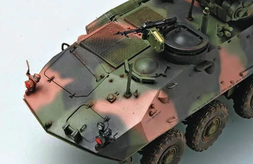 Trumpeter USMC LAV-AT könnyű páncélozott páncéltörő jármű – 1:35 harcjármű makett