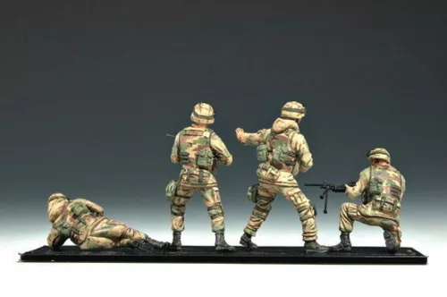 Trumpeter amerikai 101. légideszant hadosztály személyzete – 1:35 figura szett