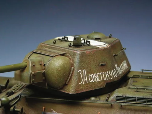 Trumpeter T-34/76 1943 – 1:16 harcjármű makett